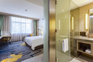 Suite, 1 llit de matrimoni gran (Additional Living Area) | Caixa forta a l'habitació i escriptori