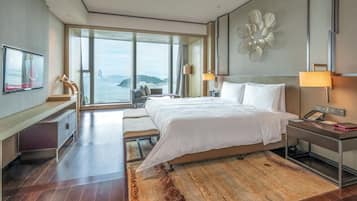 Suite, 1 Bedroom (Haicang Bridge View) | Premium bedding, minibar, in-room safe, desk