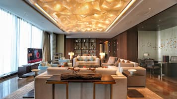 Suite, 1 Bedroom (Haicang Bridge View) | Premium bedding, minibar, in-room safe, desk
