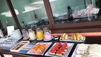 Free continental breakfast