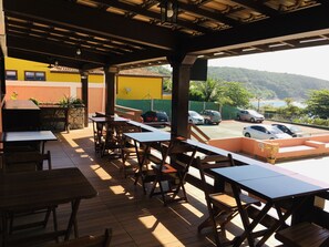 Free continental breakfast 