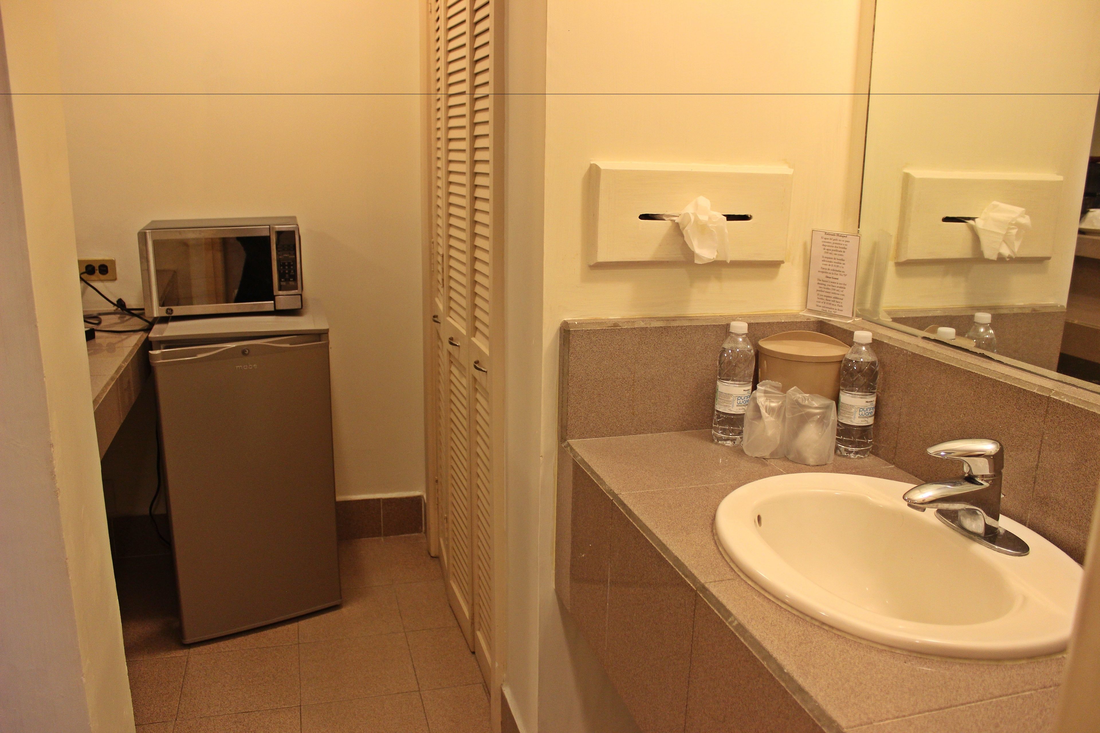 1 bedroom, desk, blackout curtains, soundproofing