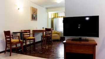 Junior Suite, 2 Double Beds | Desk, blackout curtains, soundproofing, iron/ironing board