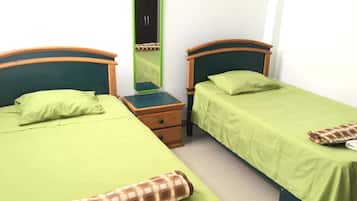 Family Apartment, Non Smoking | 3 bedrooms, hypo-allergenic bedding, down duvets, Select Comfort beds