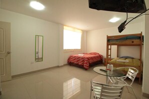 3 chambres, literie hypoallergénique, couette en duvet d'oie