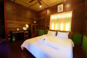 Ruan Thai | Desk, free WiFi - Ruen Khaoyai (Pak Chong)