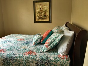 3 bedrooms, desk, iron/ironing board, WiFi