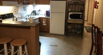 Private 4.3 acre Country Retreat by Rainbow Springs in Ocala's horse country