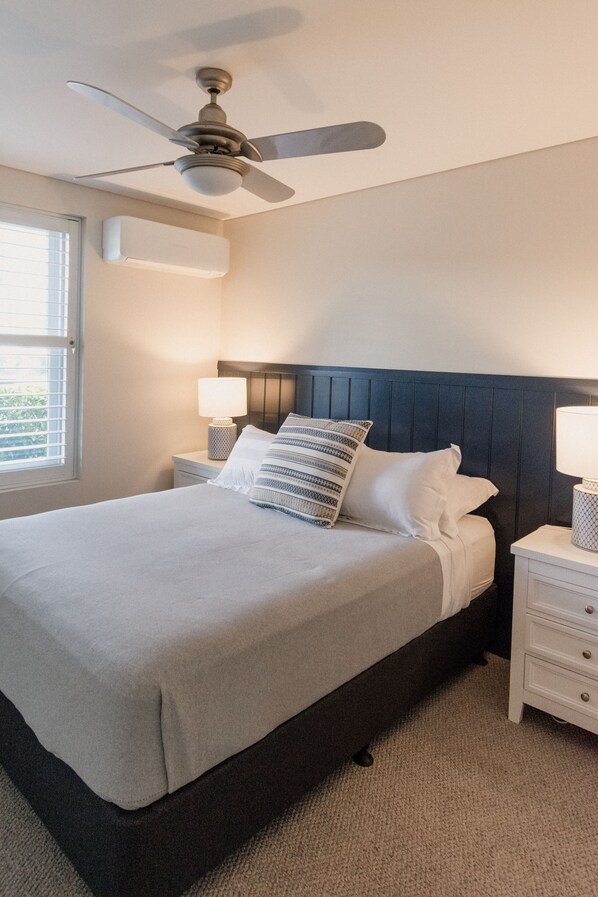 Apartment, 2 Bedrooms | Laptop workspace, iron/ironing board, free WiFi, bed sheets