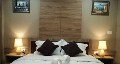 Little Bear Guesthouse and Restaurant