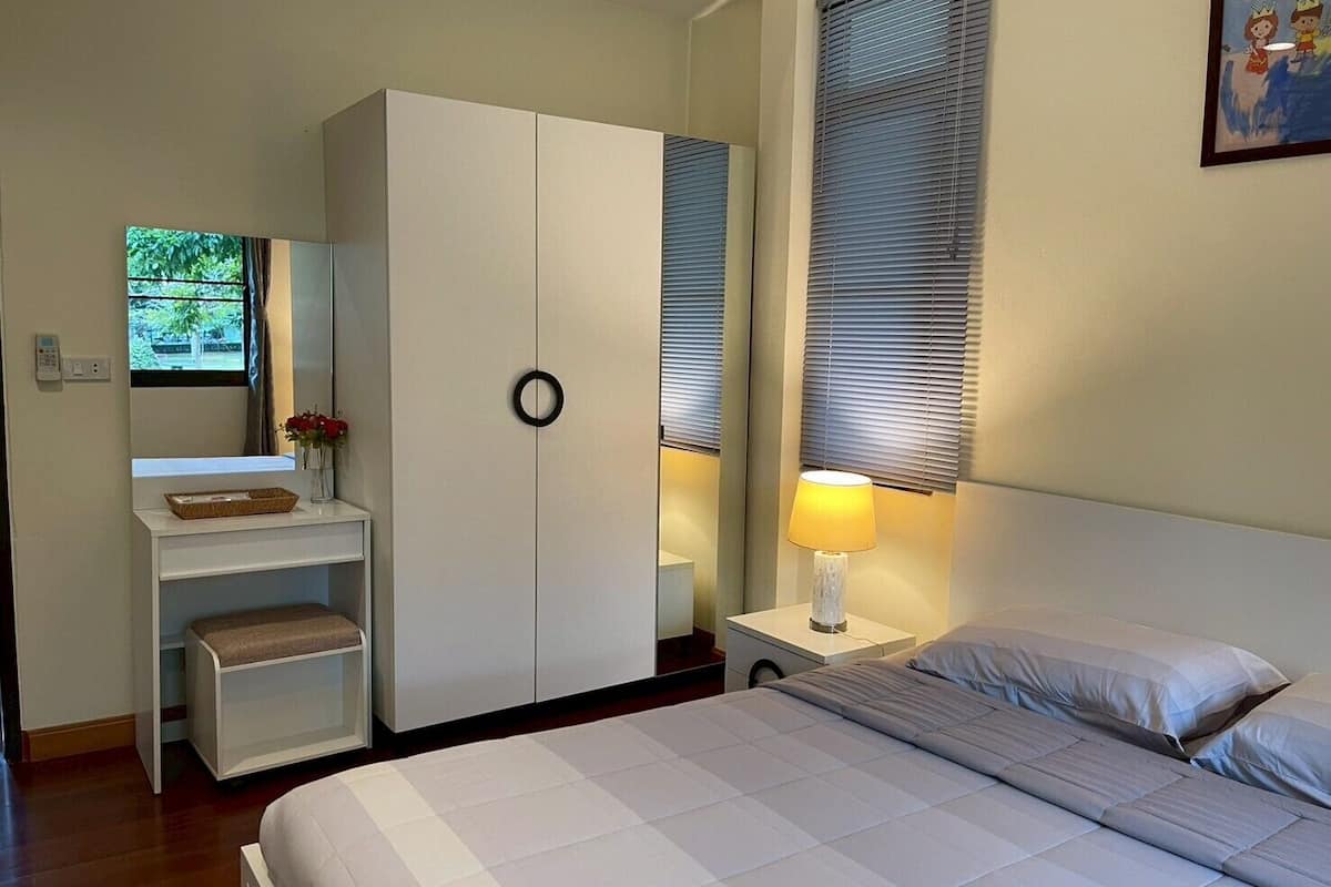 Villa, 1 King Bed | Minibar, desk, free WiFi