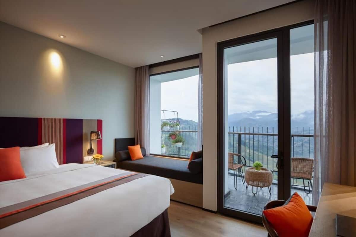 Minibar, in-room safe, desk, blackout curtains