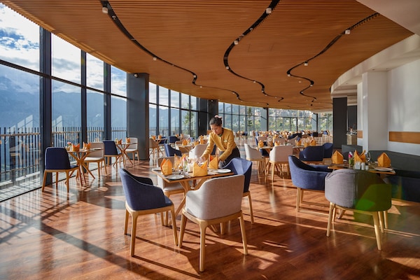 Local and international cuisine