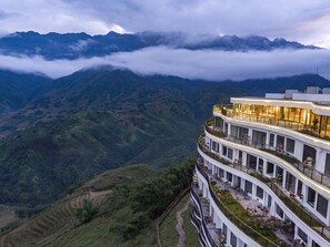 Quang cảnh núi