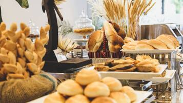 Desayuno buffet (VND 375000 por persona)