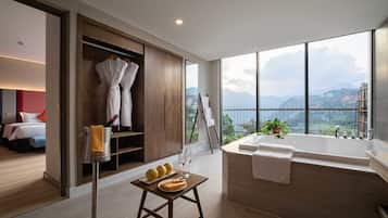 Red Dao Suite | Bathroom | Free toiletries, hair dryer, bathrobes, slippers