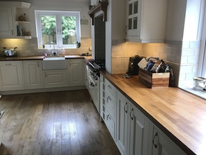Fridge, microwave, dishwasher, cookware/dishes/utensils - Goodwood House With Indoor Pool and Hot Tub (Boxgrove)