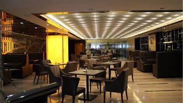 Breakfast, lunch and dinner served