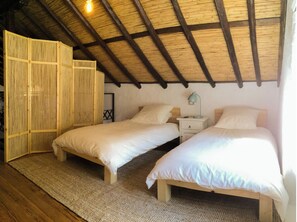 2 chambres, fer et planche à repasser, Wi-Fi gratuit, draps fournis