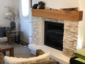 Smart-TV, Kamin, Videothek, Stereoanlage