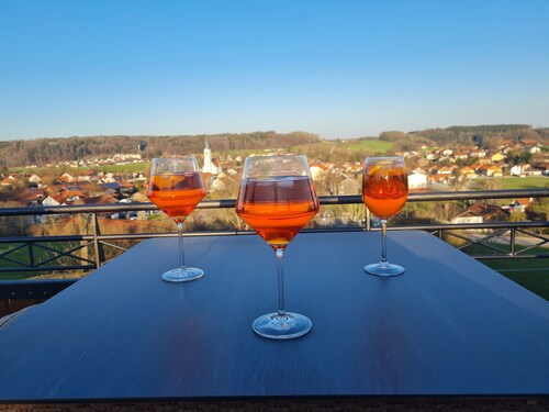 Apartment "Wendelsteinblick" between city, lakes & mountains