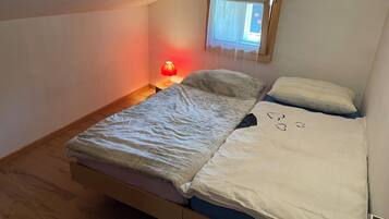 2 Schlafzimmer, Bügeleisen/Bügelbrett, kostenloses WLAN, Bettwäsche