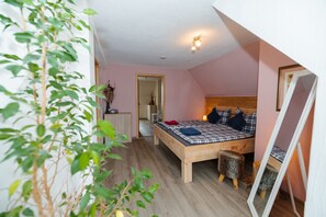2 bedrooms, travel cot, free WiFi, bed sheets - The Harz Mountains - relaxation, nature or activity - Swiss stone pine strengthens your well-being  (Ballenstedt)