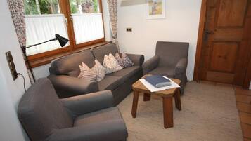 Smart TV, table tennis, books