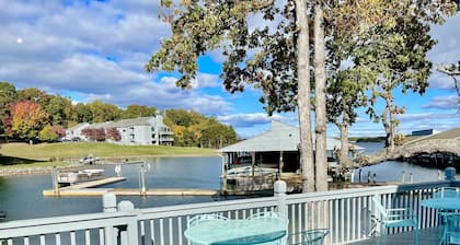 BEST FALL VIEW & LOCATION BERNARDS LANDING 2B-INDOOR POOL HOT TUB-OPEN