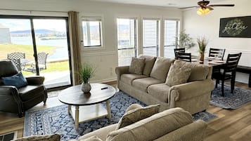 Smart TV, fireplace, DVD player, books