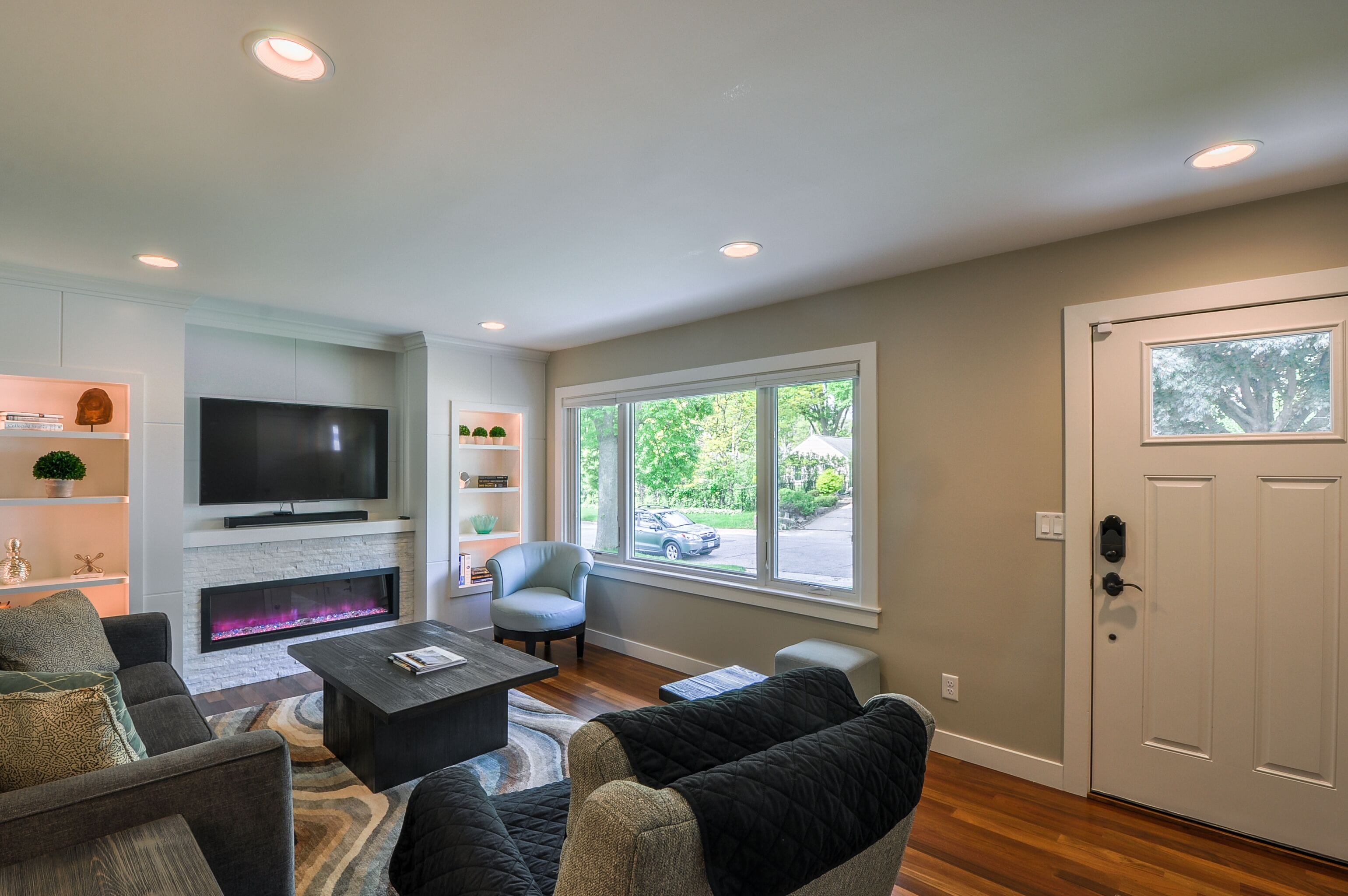 Smart-TV, peis, Netflix og Hulu