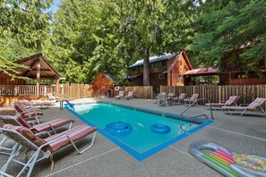 Piscine extérieure, piscine chauffée