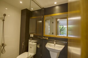 Superior Studio, Ground Floor | Bathroom | Shower, free toiletries, hair dryer, slippers - Sen Boutique House (Ho Chi Minh City)