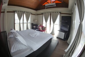 Villa | Children’s theme room - Villa Del Rey Resort CamSur powered by Cocotel (Pili)