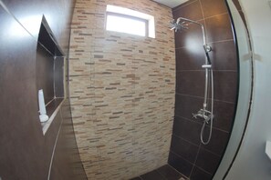 Standard Queen Room | Bathroom shower - Villa Del Rey Resort CamSur powered by Cocotel (Pili)