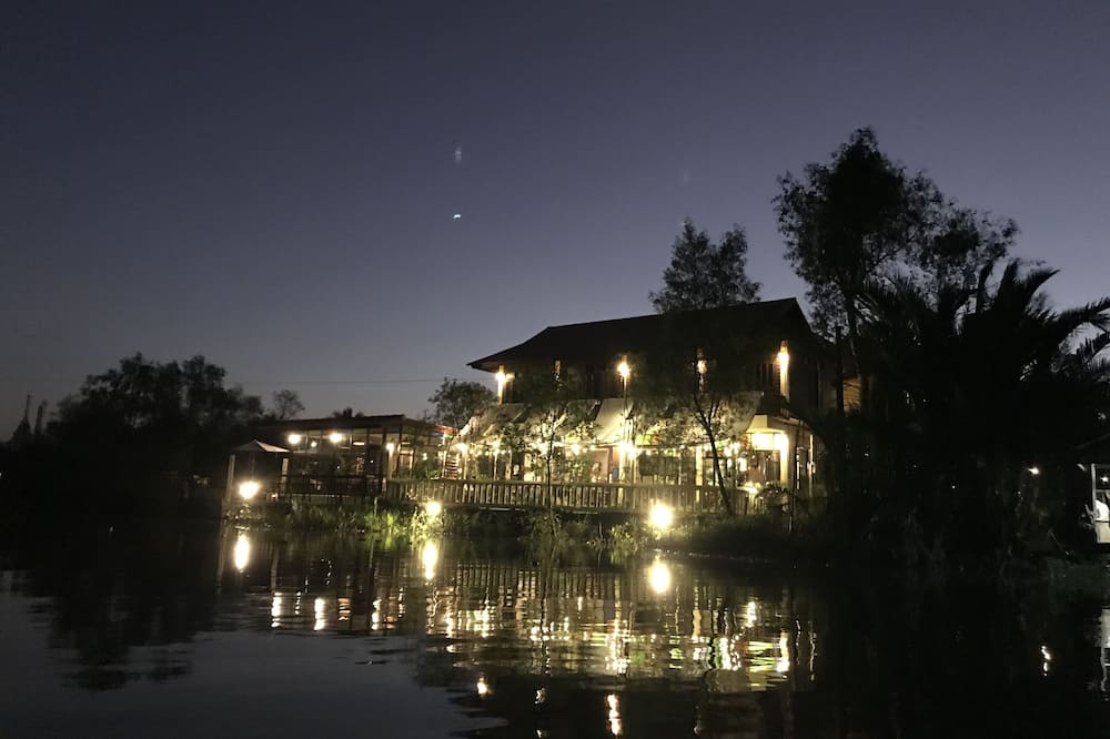 River Jam Amphawa