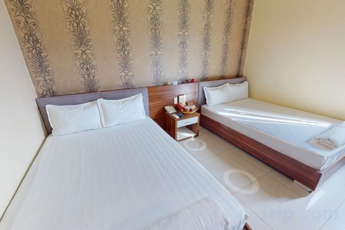 In-room safe, desk, iron/ironing board (on request), WiFi (free)