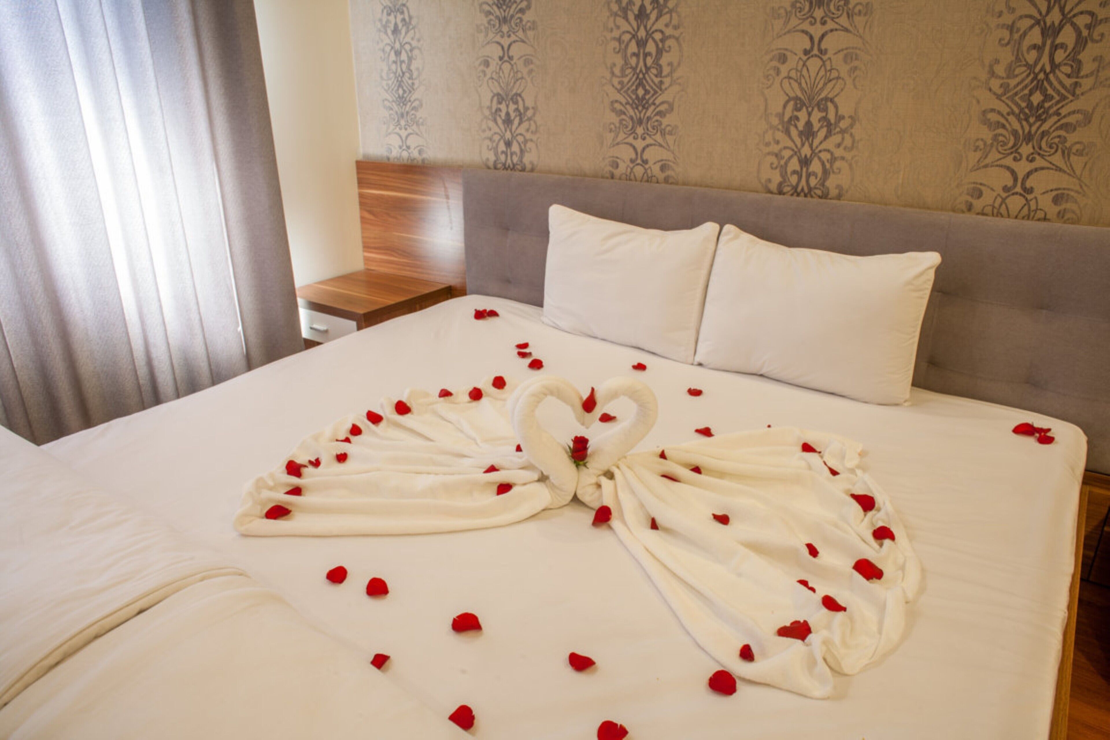 Habitación ( VIP ) | Caja fuerte, escritorio, tabla de planchar con plancha y wifi gratis