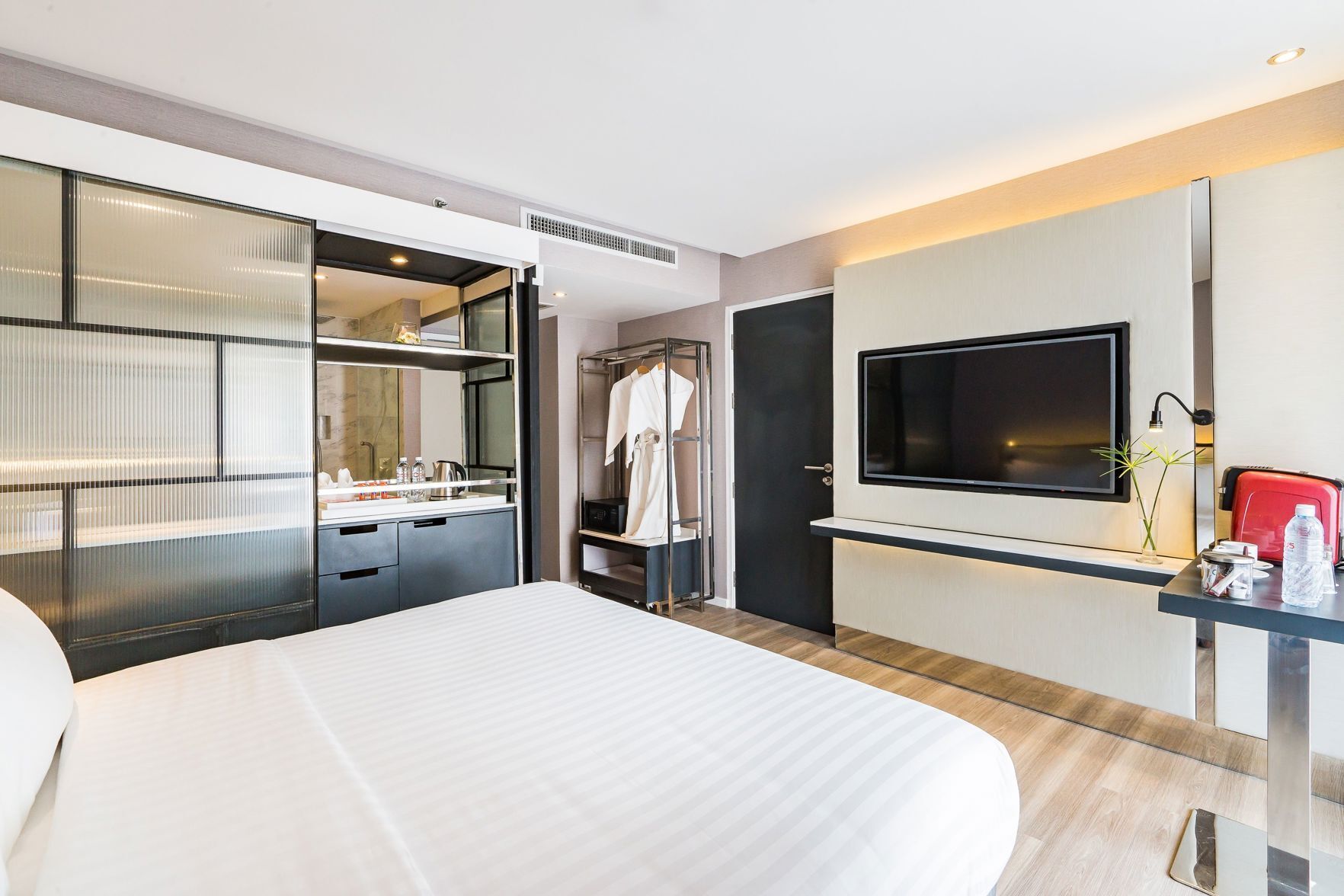 1 bedroom, minibar, in-room safe, individually decorated