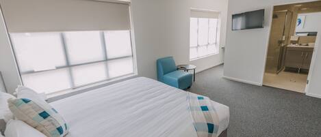 Desk, blackout drapes, iron/ironing board, free WiFi