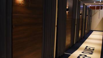 Wi-Fi gratuit, draps fournis