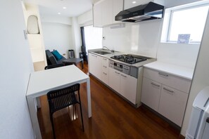 Apartment | In-room dining - Yaguchi Flower Mansion 501 (Tokyo)