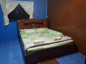 4 Bedroom Bungalow | Free WiFi