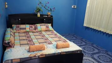 4 Bedroom Bungalow | Free WiFi