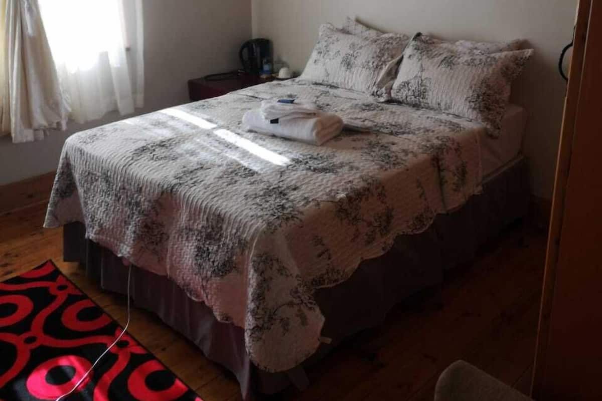 1 bedroom, premium bedding, in-room safe, desk