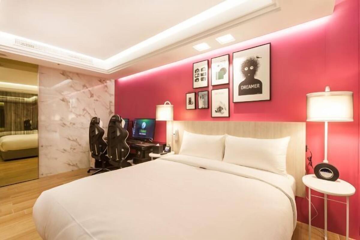 Premium bedding, pillow-top beds, free minibar, in-room safe