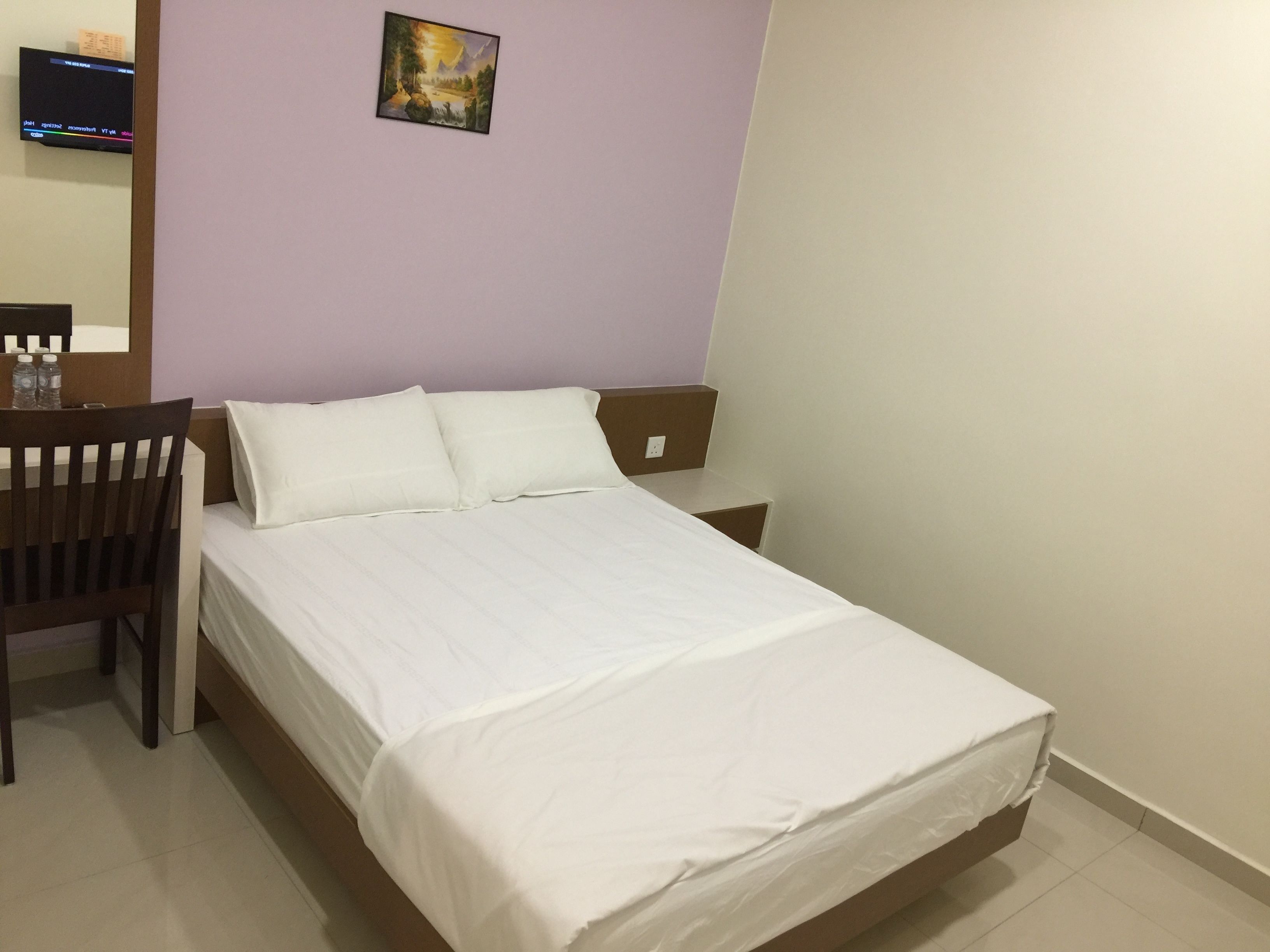 standard queen | desk, iron/ironing board, rollaway beds, free wifi