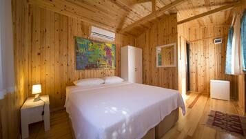 Standard Bungalow | Peti besi dalam bilik, meja, Wi-fi percuma