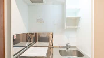 Family Room | Private kitchen | Fridge, microwave