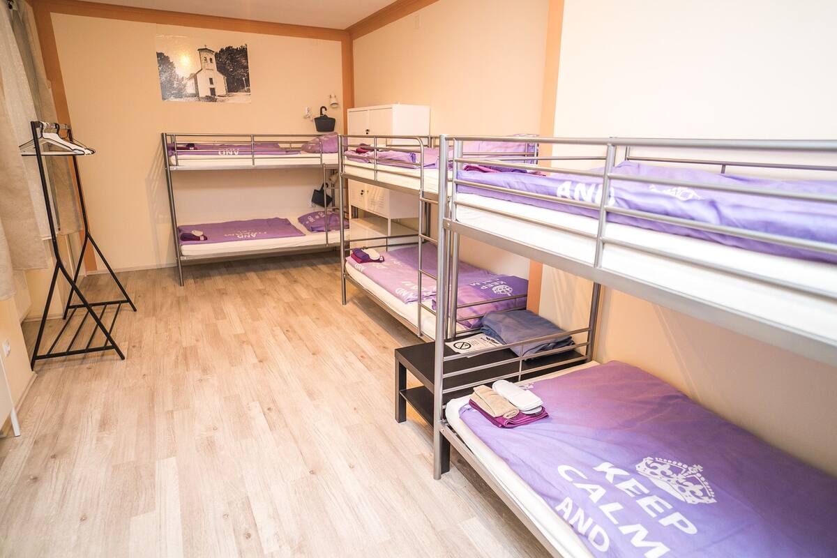 Quadruple Room, Private Bathroom | Kalis bunyi, Wi-fi percuma